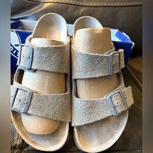 Birkenstock Arizona Sandals - Light Gray Suede